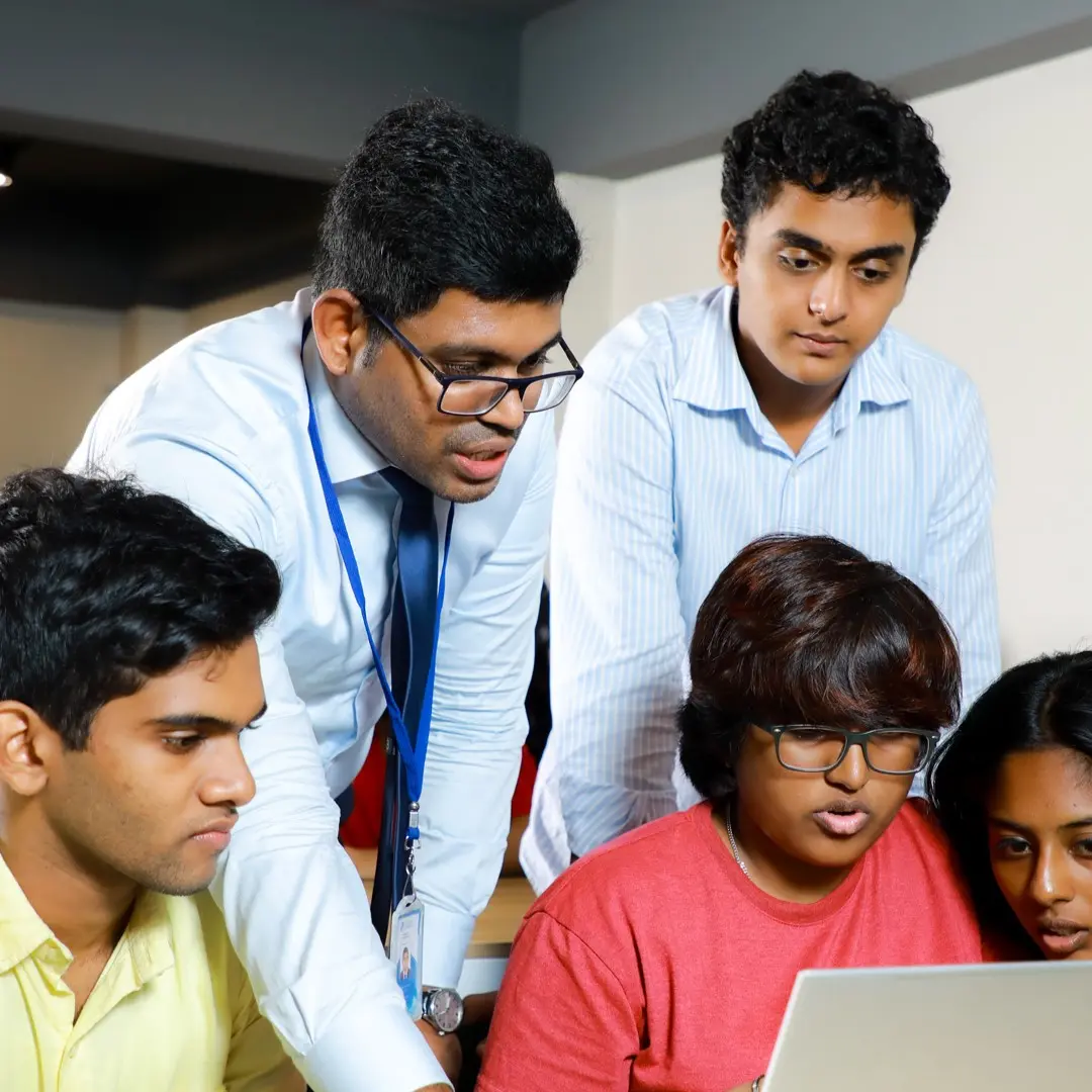 Deakin Pathway Programme Diploma of Business Management | Lyceum Campus